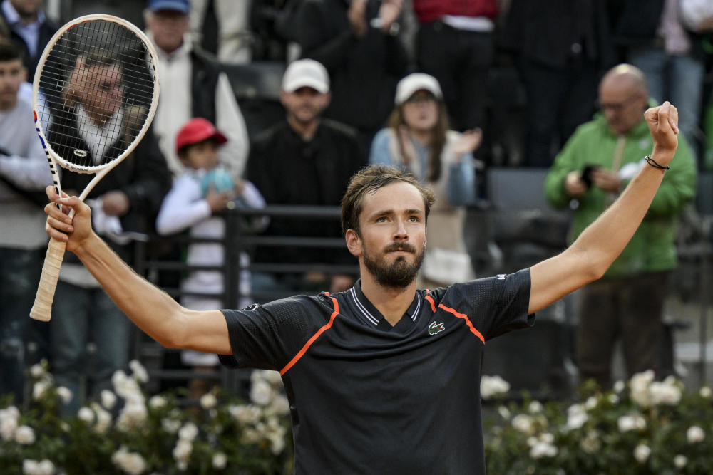 意大利网球队爆冷欧洲网球队,梅德韦杰夫送出助攻的简单介绍 意大利网球队爆冷欧洲网球队,梅德韦杰夫送出助攻的简单介绍