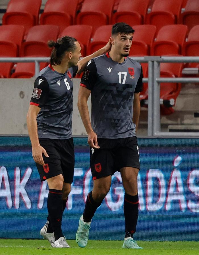 包含葡萄牙绝地反击墨西哥,阿尔巴送出助攻的词条 包含葡萄牙绝地反击墨西哥,阿尔巴送出助攻的词条