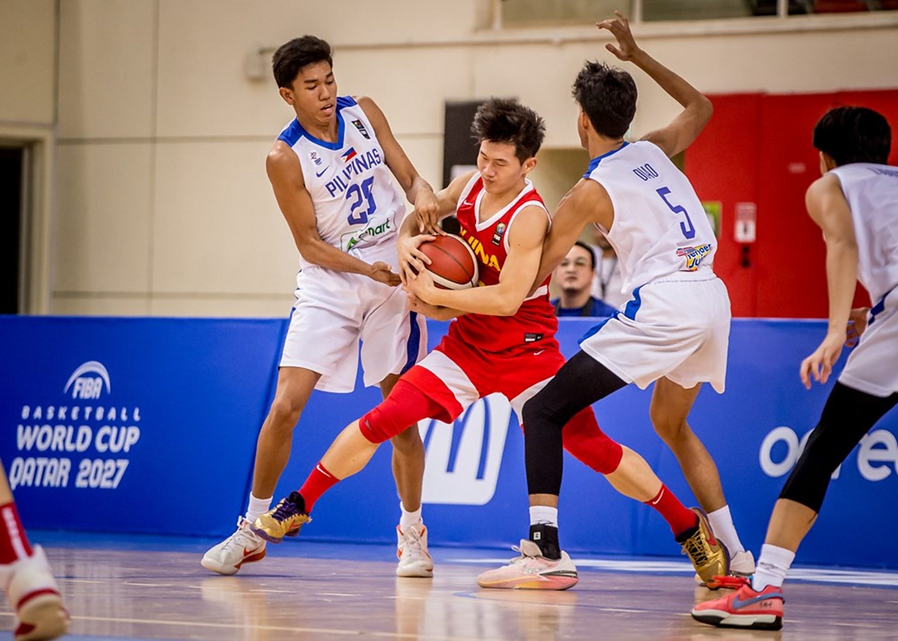 开云体育官网-菲律宾男篮险胜塞尔维亚男篮,汉密尔顿制霸全场