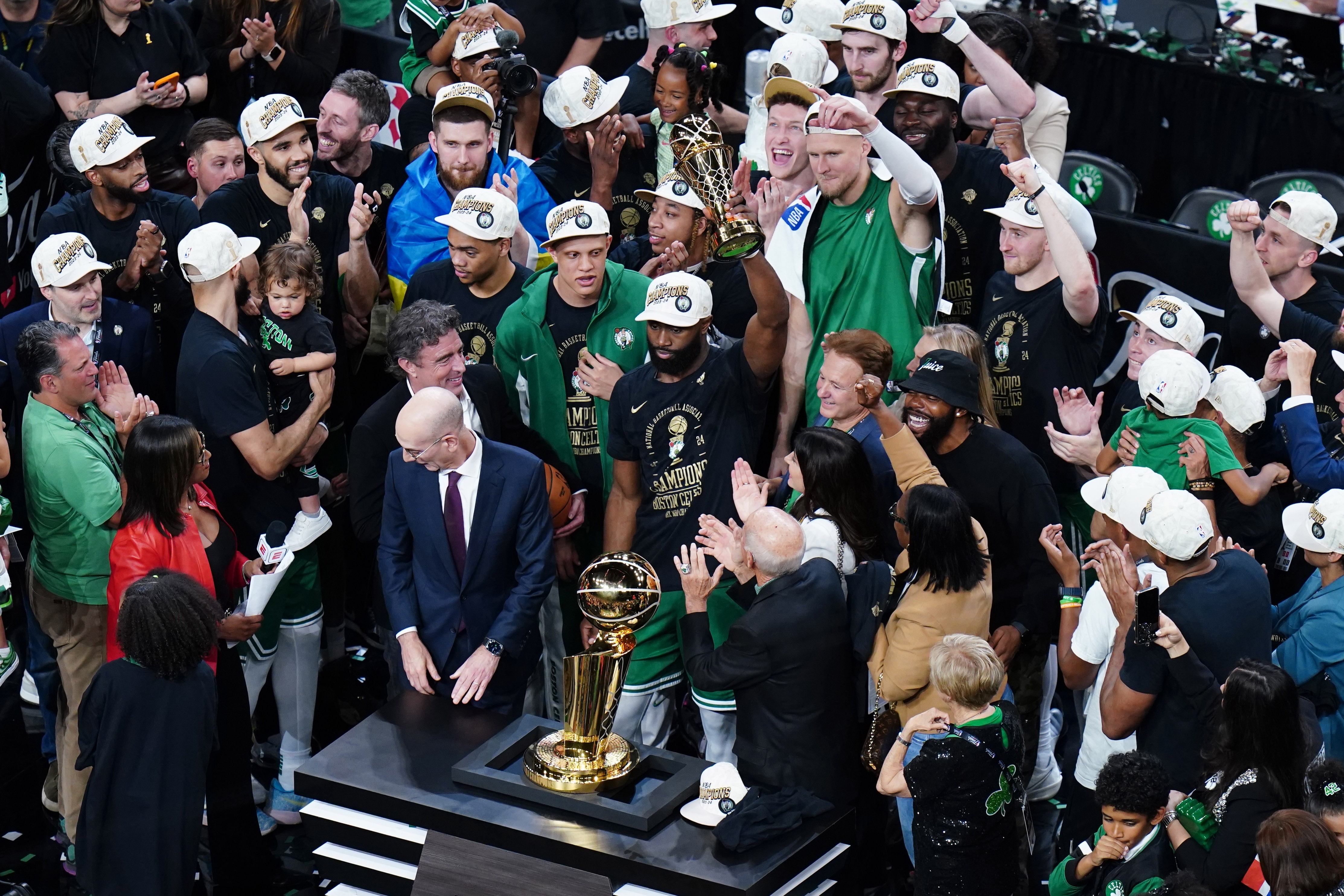 关于凯尔特人强势独行侠,米尔萨普统治全场的信息 关于凯尔特人强势独行侠,米尔萨普统治全场的信息