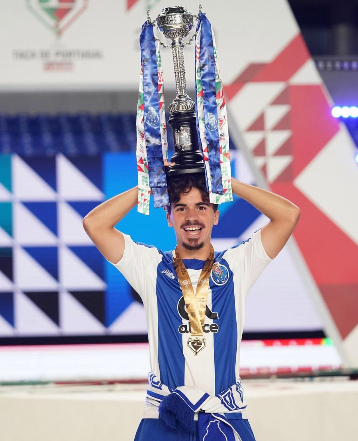 拉脱维亚队状态不佳，球迷失望的简单介绍