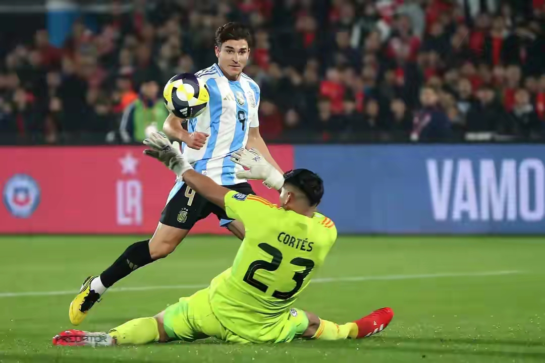 开云APP-阿根廷队在欧锦赛资格赛中全面压制对手,顺利晋级