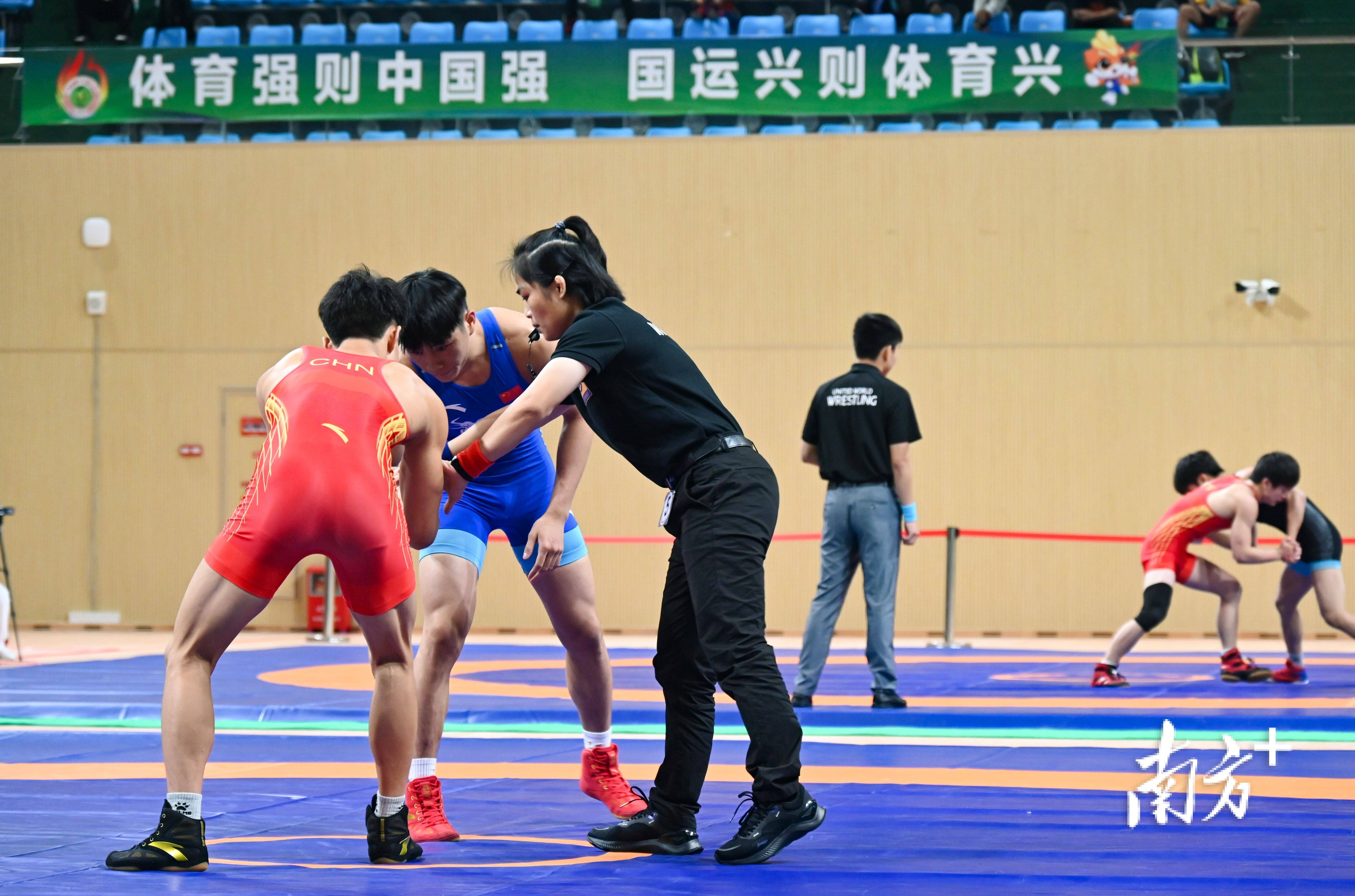 开云体育直播-南部甲组顶尖强队交战,胜负将由攻守决定