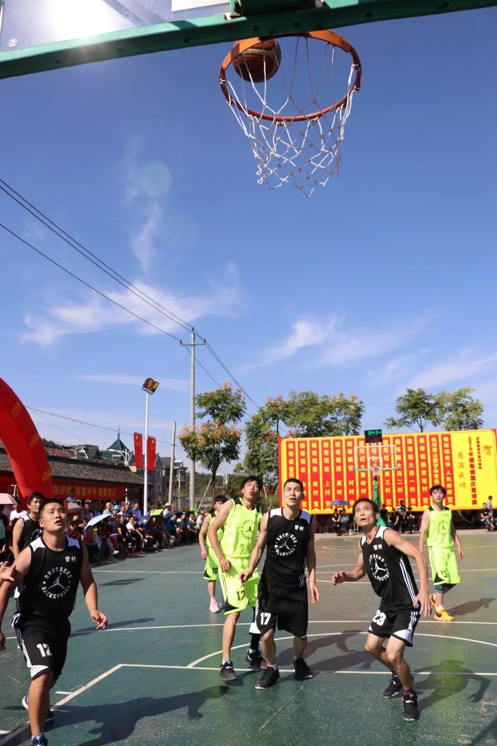 喀麦隆队天团发威，取得惊艳胜利的简单介绍