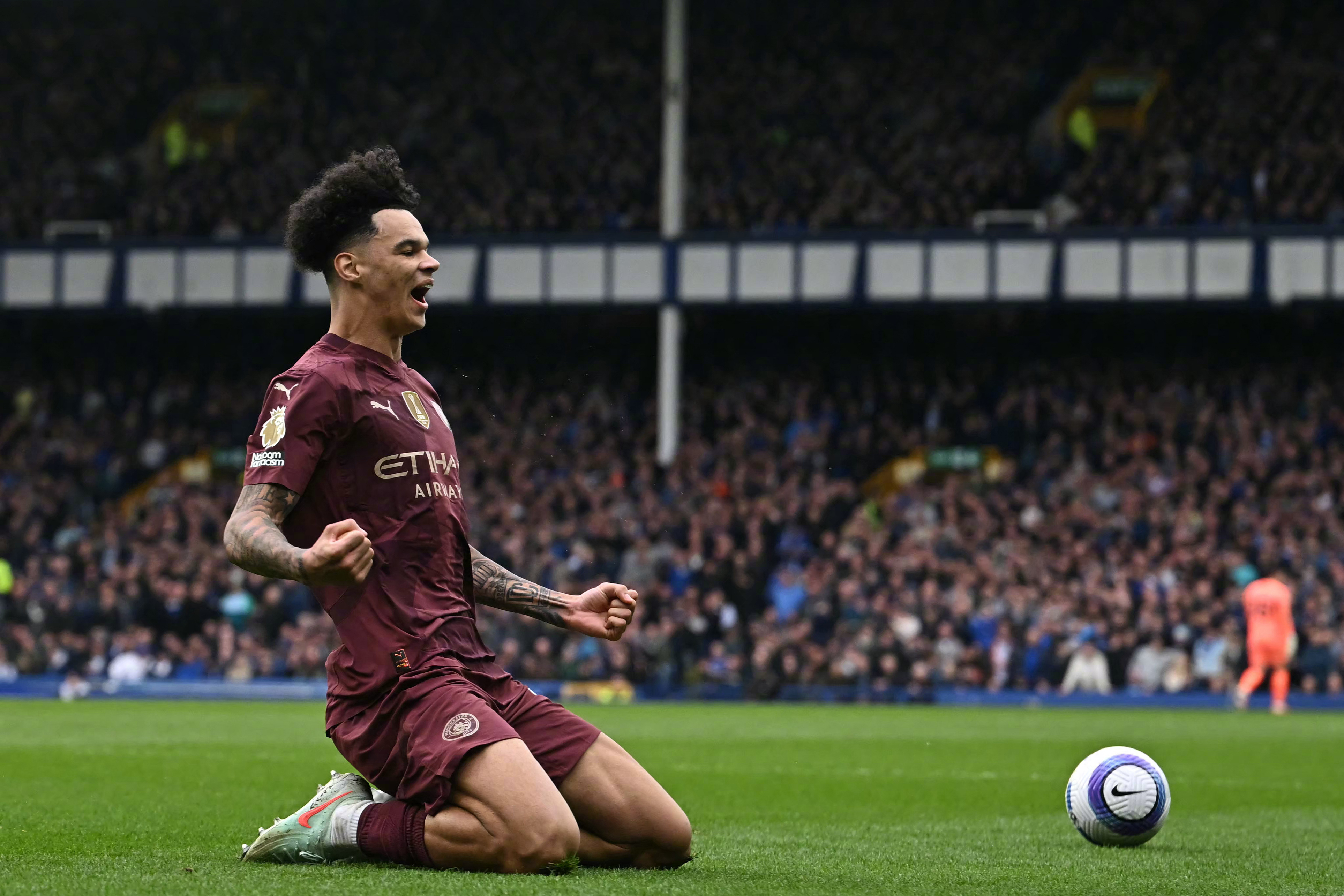 开云体育登录-曼城客场告捷,英超领跑者稳固地位的简单介绍