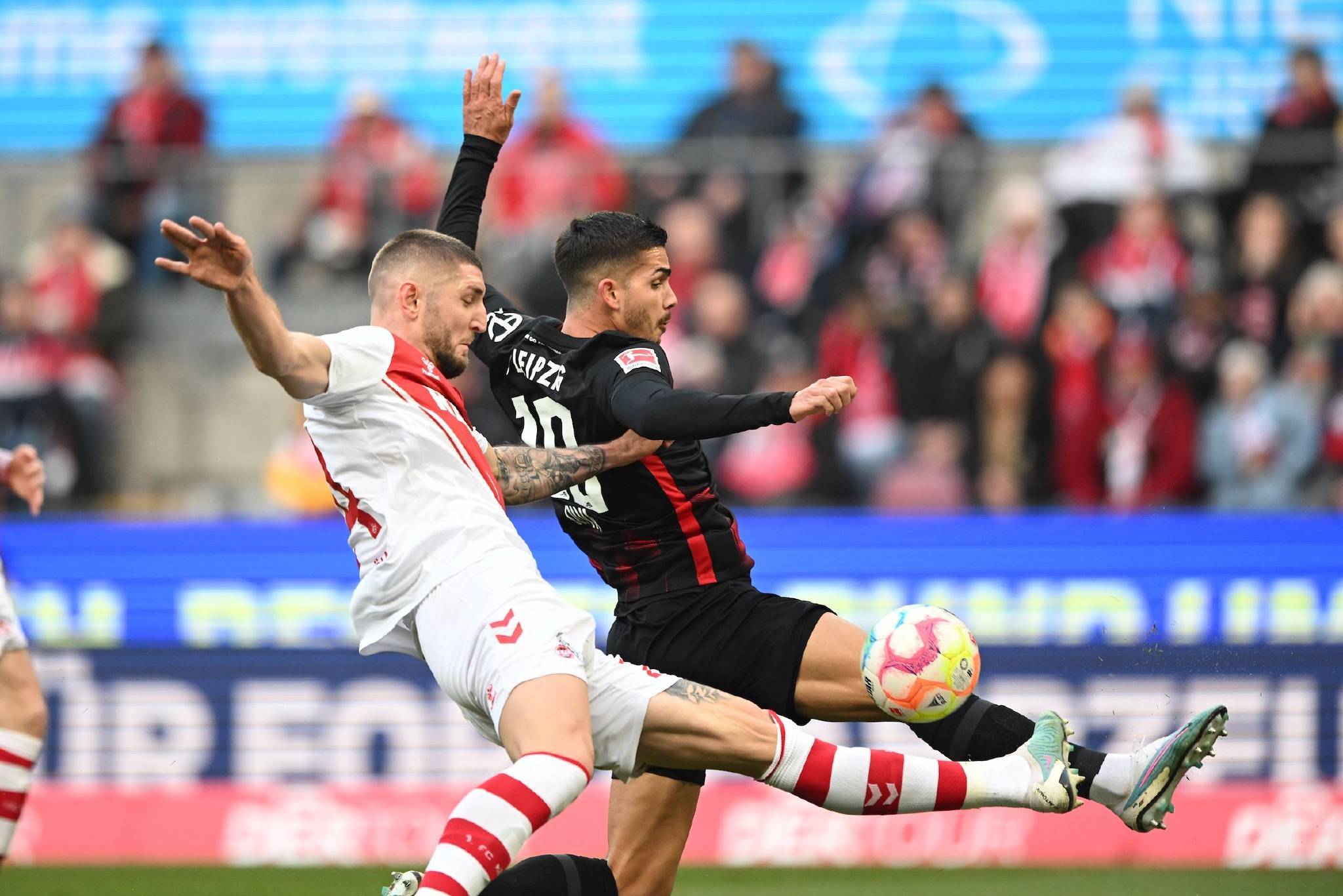 开云体育直播-包含阿贾克斯客场逆转皇家社会,实现逆袭的词条