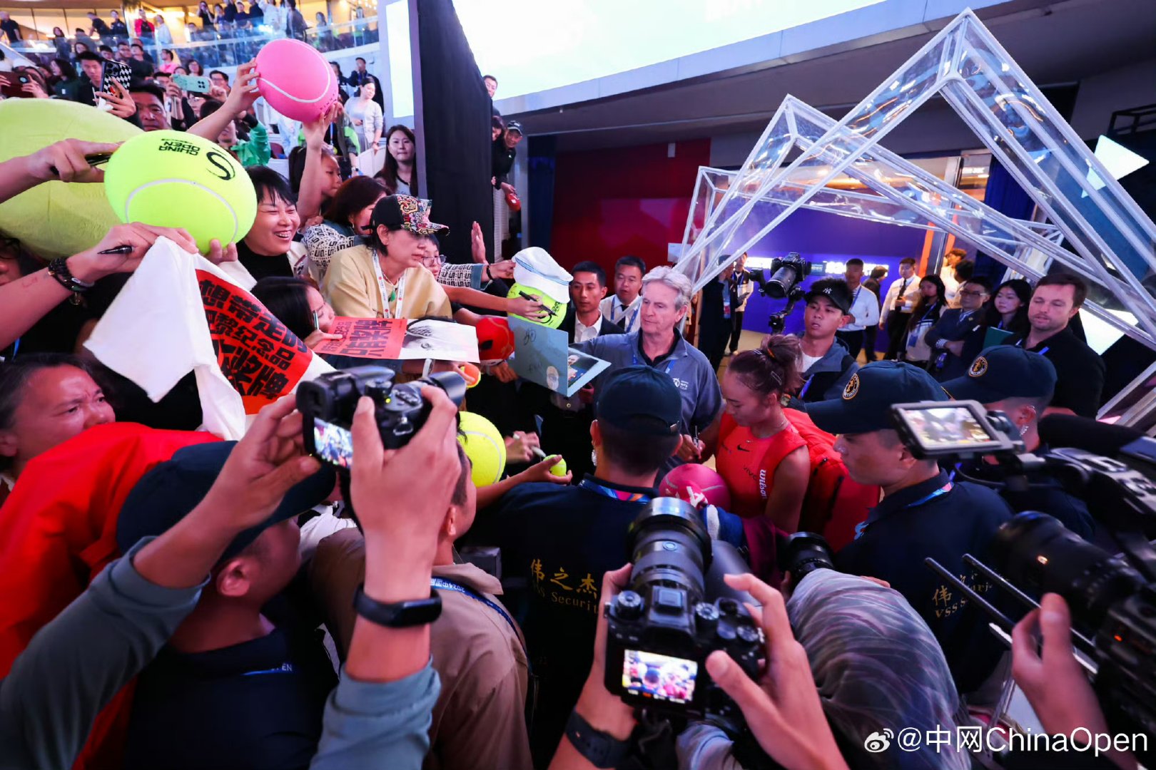 开云体育在线-体育界各类赛事掀起热潮,吸引众多粉丝的简单介绍