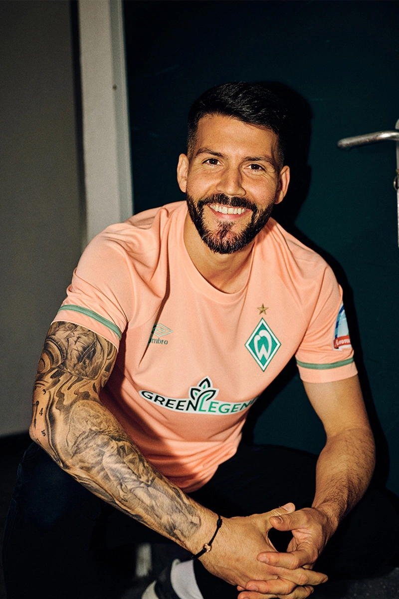 关于不来梅队公布新赛季主场球衣设计的信息 关于不来梅队公布新赛季主场球衣设计的信息