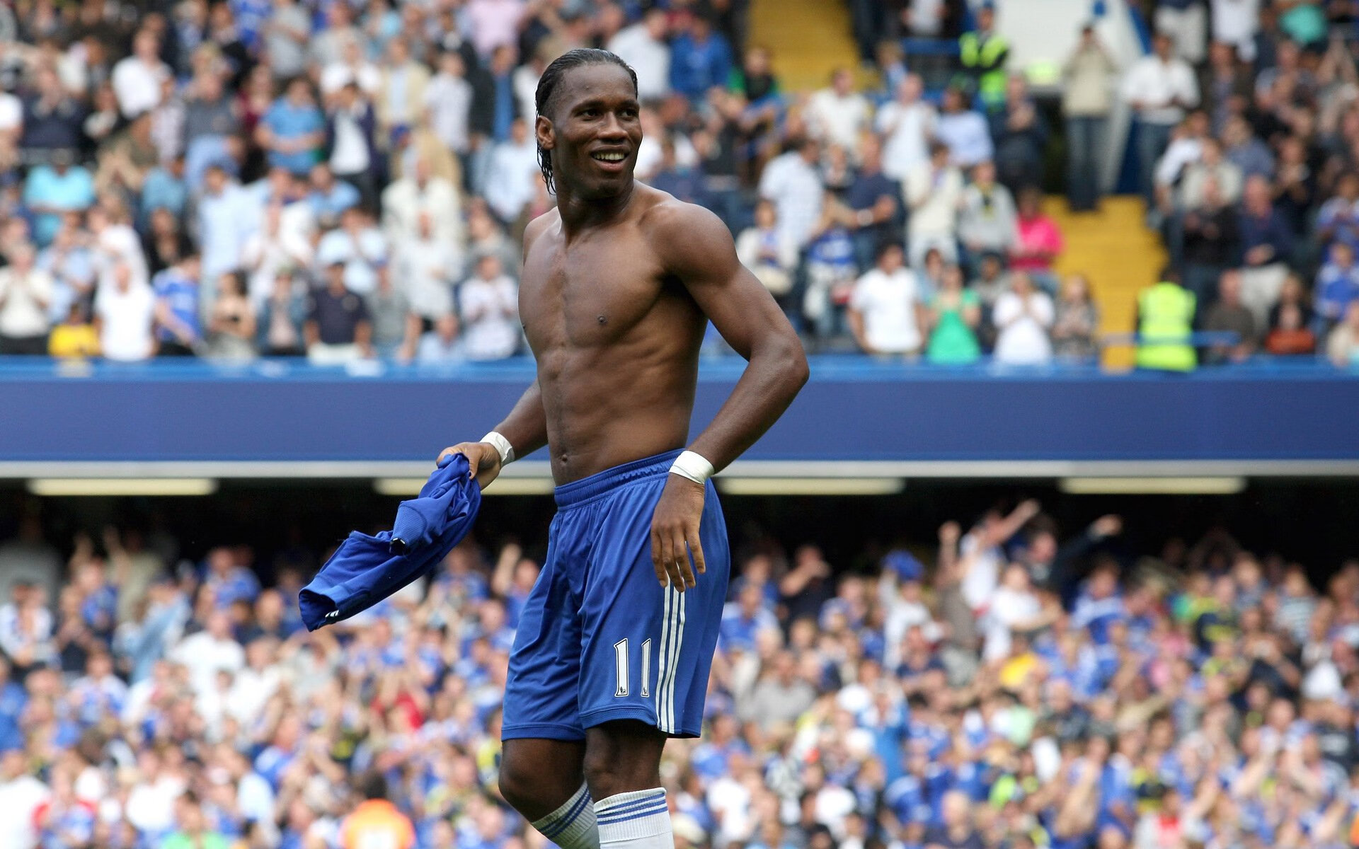 开云体育入口-莱万独舞红牛之夜,个人能力如何撕裂巴拉圭防线