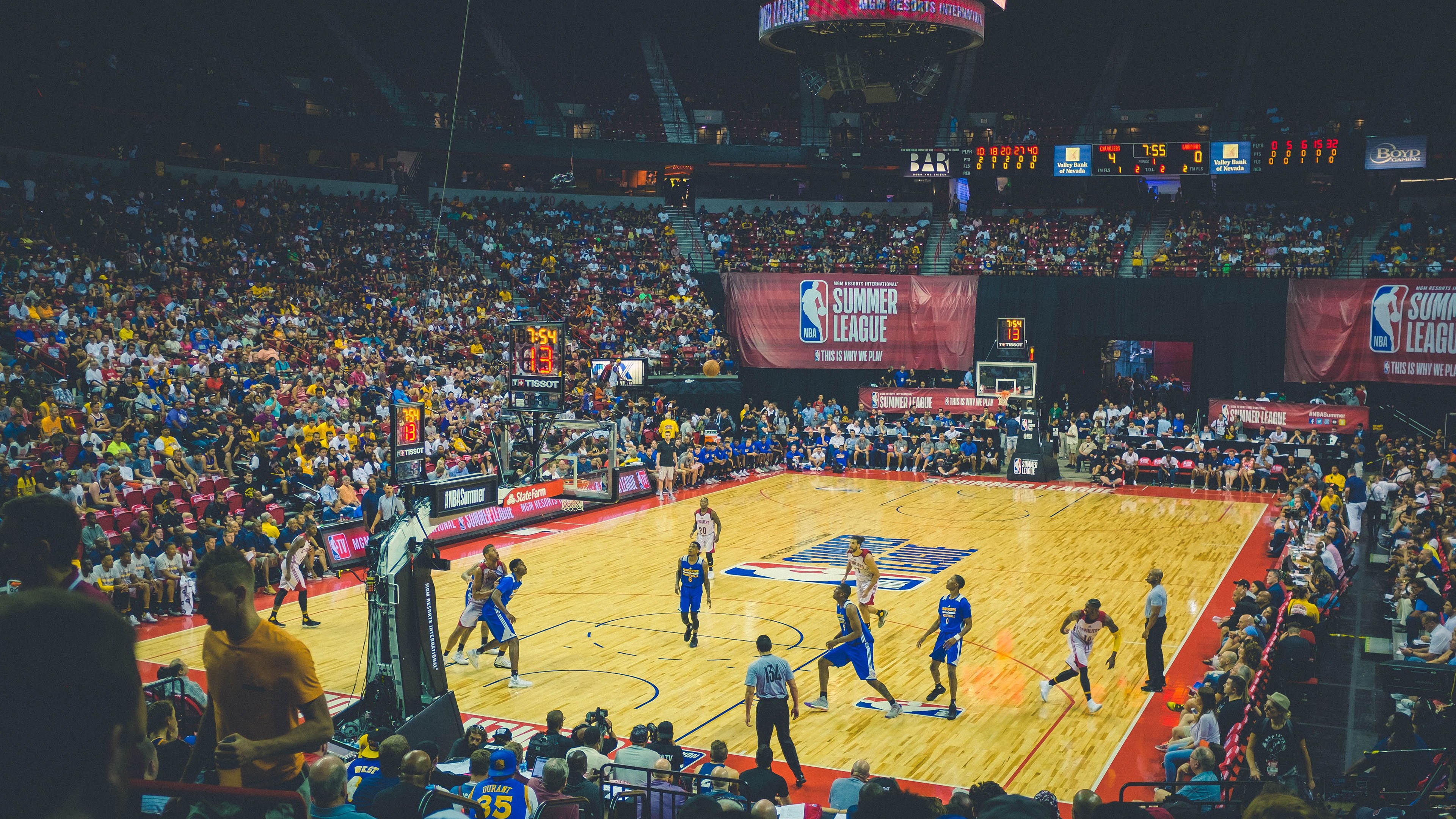 西甲国家德比之夜,库里压制级发挥,跨越时空的统治力对话