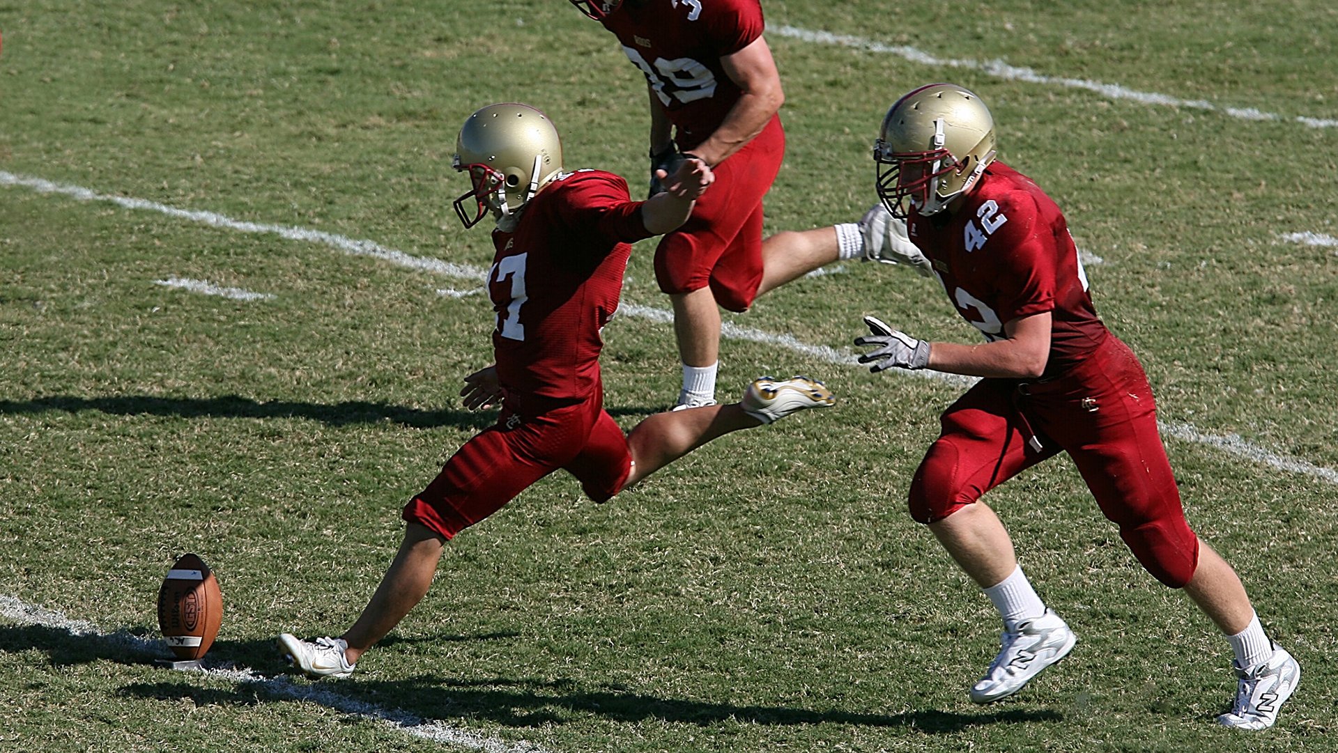 赛道与绿茵场，F1揭幕战激情与多特蒙德完胜的竞技交响